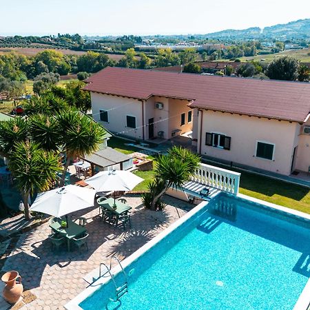 Residence Il Villaggio Del Re Corropoli Екстериор снимка